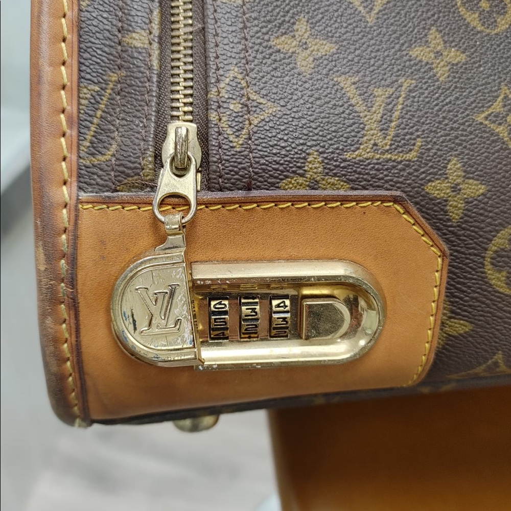 100% authentic Louis Vuitton suitcase - Picture 6 of 7